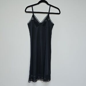 Vintage Vanity Fair Full Slip, Lace Detail In Black, Size 32 L